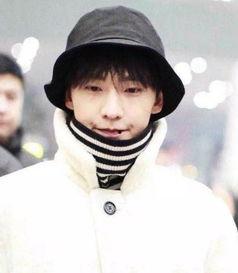 杨洋吃瓜拍摄现场,趣味横生瞬间曝光